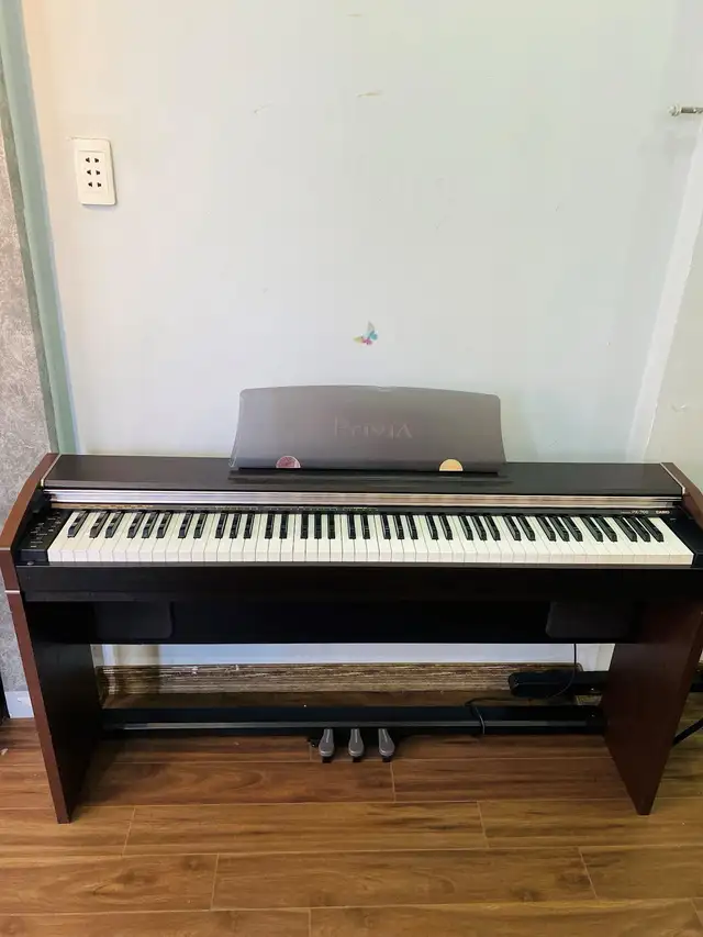 Casio Piano PX-700 w Stand, 3 Pedal Unit,Bench (88 Keys) in Pianos & Keyboards in City of Toronto - Image 2