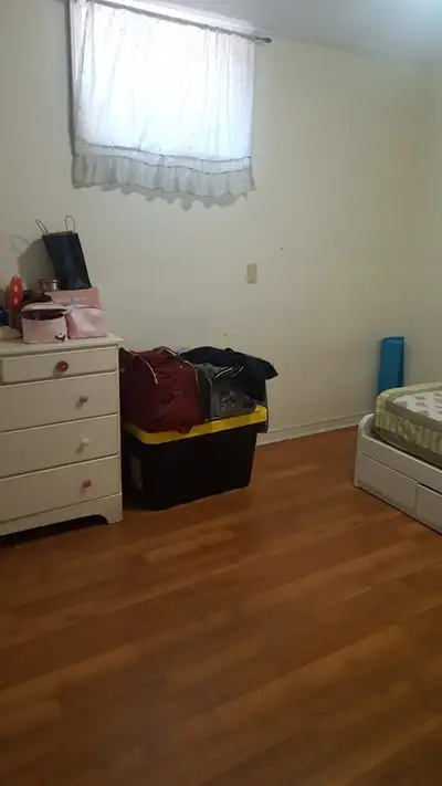 Private room available for a girl near Centennial College