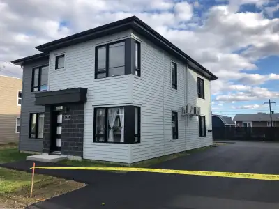 Beau 4-1/2 de 1200 pieds carrés construction 2017 dans le secteur de la Baie à Salaberry-de-Valleyfi...