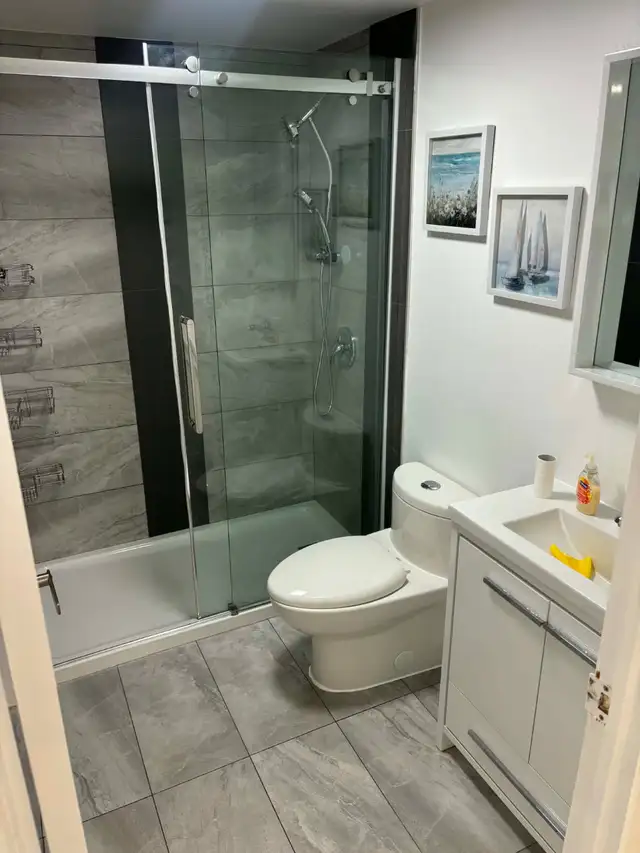 Fully Renovated 4½ | Private Backyard & Garage in Long Term Rentals in City of Montréal - Image 5
