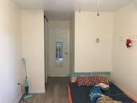 one large room for rent close to centannial college and UTSC