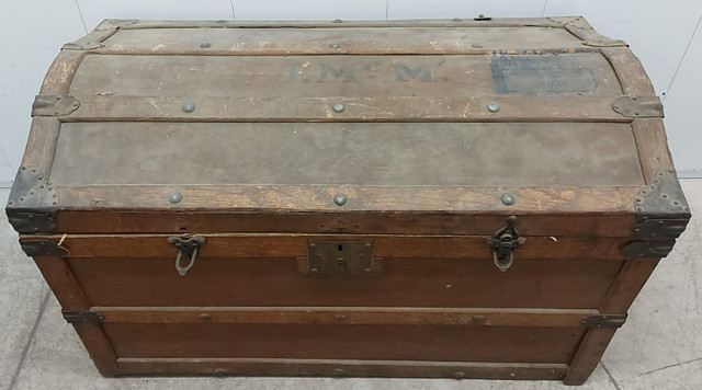 ANTIQUE STEAMER TRUNK OR PIRATE'S TREASURE CHEST... YOU DECIDE! in Arts & Collectibles in London