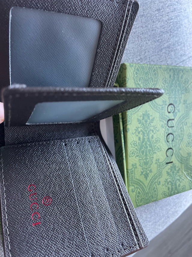 Gucci Wallet in Bags & Luggage in City of Halifax - Image 4