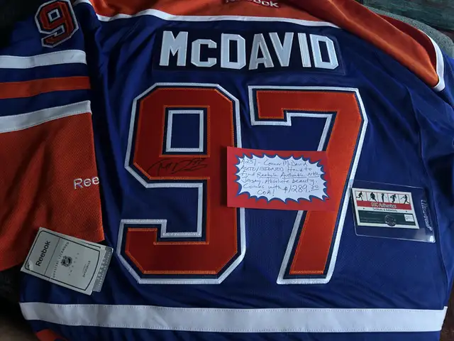 Connor McDavid AUTO SIGNED Jersey Oilers BEAUTY Showcase 298 in Arts & Collectibles in Edmonton - Image 2