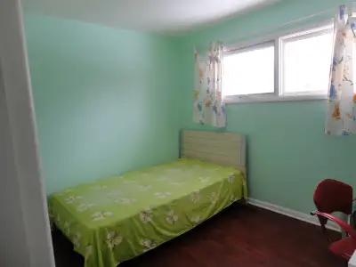 The house is located at Hillsdale, close to University of Regina and Superstore (Golden Mile Mall)....