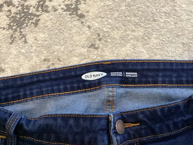 Women’s Plus Size Old Navy Jeans x2 - size 18 in Women's - Bottoms in Oshawa / Durham Region - Image 7