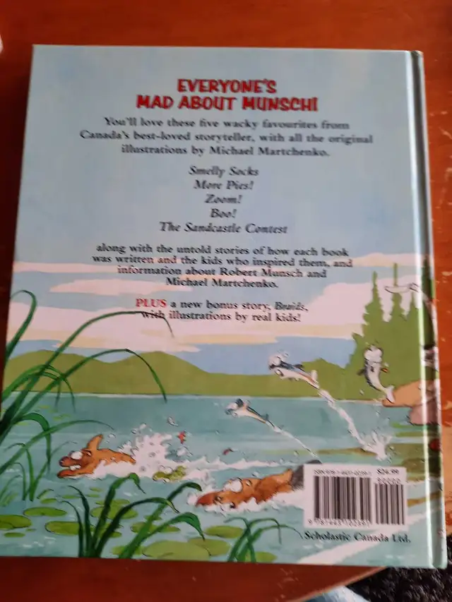 ROBERT MUNSCH COLLECTION " MAD ABOUT MUNSCH" HARDCOVER BOOK in Children & Young Adult in Muskoka - Image 3