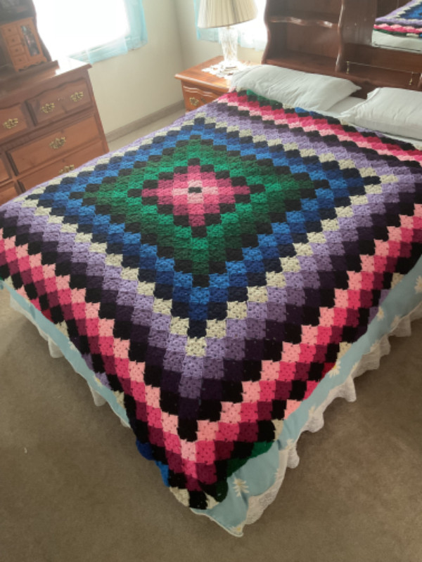 Hand made crocheted throw in Bedding in Winnipeg - Image 3