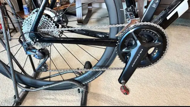 2023 TREK EMONDA SL6 SIZE 60 ROAD BIKE in Road in London - Image 5