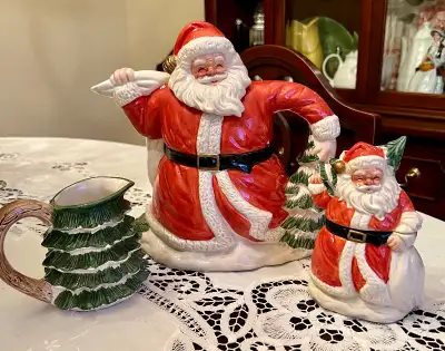 VINTAGE CHRISTMAS SANTA TEA SET.  MINT. 5 pieces. VINTAGE., View more