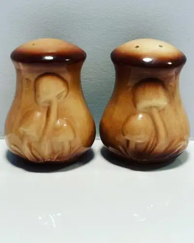 JUMBO MCM MUSHROOM SHAKERS SALIÈRE POIVRIÈRE VINTAGE CHAMPIGNON, View more