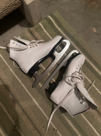 Women's skates, size 7