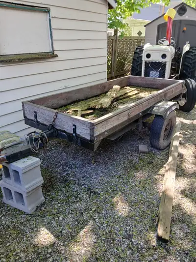 Heavy duty trailer 8 feet long 42 inches wide with light's call Richard 519 427 8318