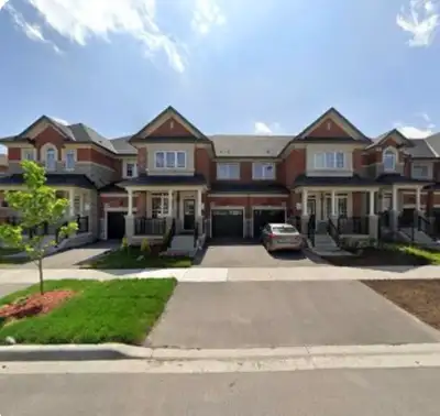 Beautiful TownHouse For Lease! Two Kitchens. Stunning 4+1 (5) Bedroom, 4 Bathroom Home. Separate Liv...