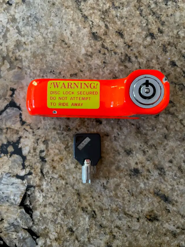 Motorcycle disc lock in Motorcycle Parts & Accessories in Ottawa - Image 4