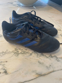 Kids Adidas Soccer Cleats - size 3
