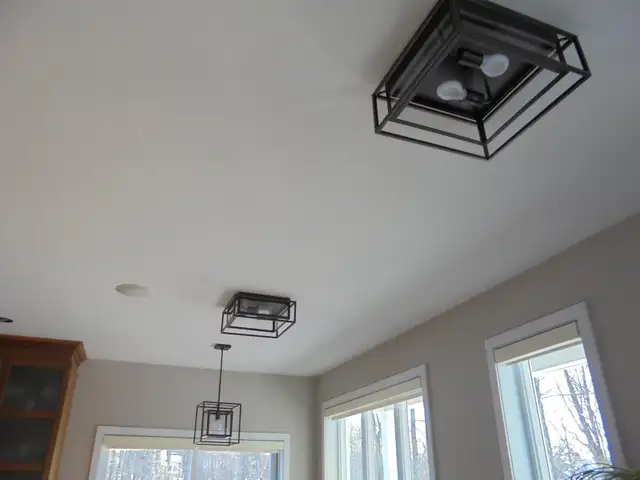 Luminaires plafonniers modernes in Indoor Lighting & Fans in Granby - Image 5