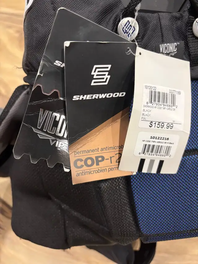 Sherwood Girdle hockey pants in Hockey in Markham / York Region - Image 4