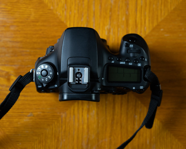 Canon EOS 90D in Cameras & Camcorders in Dartmouth - Image 2