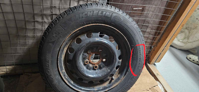 2015 Volkswagen golf tsi tires X4 dans Pneus et jantes  à Ville de Toronto - Image 2