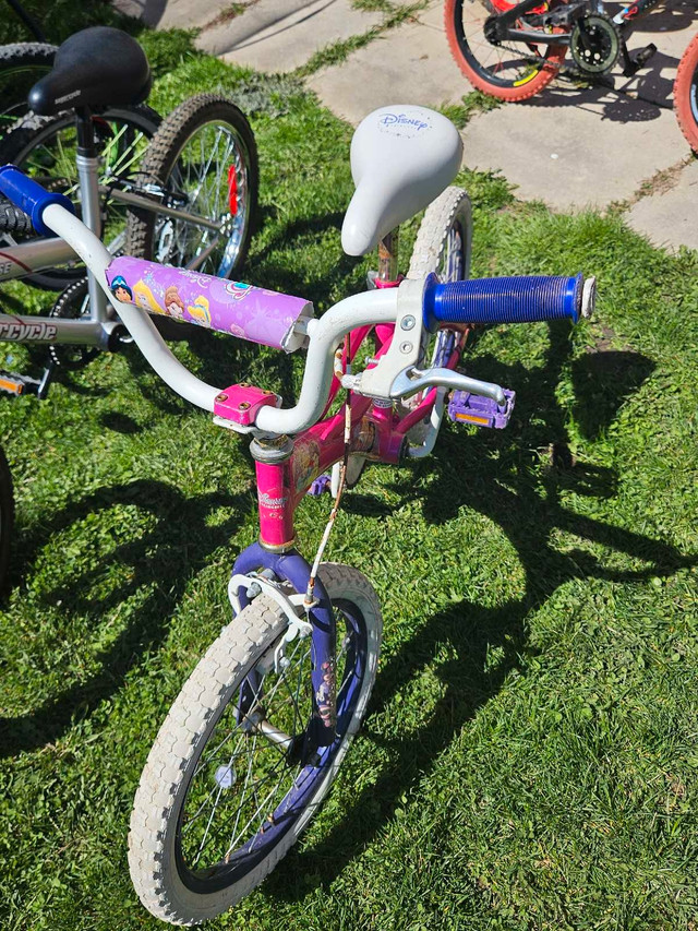 18 INCH BIKE IN EXCELLENT CONDITION READY TO GO SELLING FOR $45  in Road in Markham / York Region - Image 3
