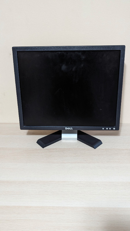 Dell 19" Computer Monitoir in Desktop Computers in City of Toronto - Image 2