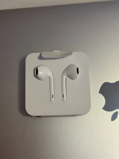 Apple EarPods (Lightning Connector), View more