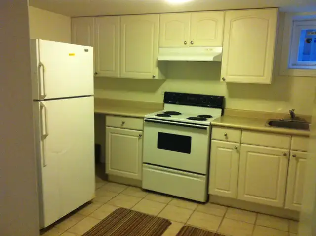 Room for 2 students or couple in a basement apartment in Room Rentals & Roommates in City of Toronto - Image 5