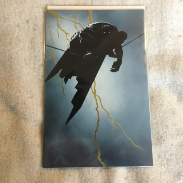 Batman.  Dark. Knight returns #1 gold foils variant Ltd. Edition in Arts & Collectibles in Winnipeg