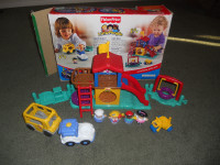 Fisher Price little People Playset