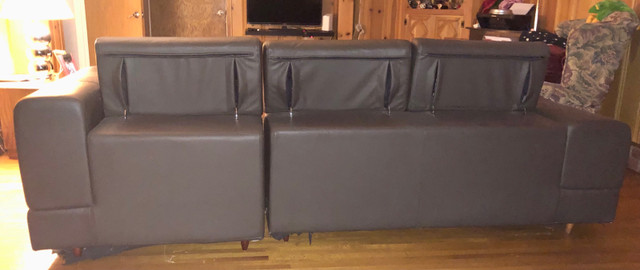 Brown leather sectional  dans Sofas et futons  à Laval/Rive Nord - Image 2