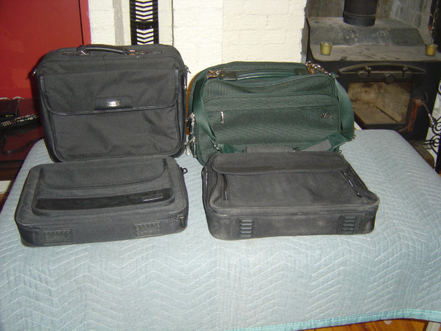 4 Sacs pour Ordinateur Portable Computer Bags dans Autre  à Longueuil/Rive Sud