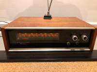 Vintage AM/FM Stereo Tuner Transonic in good working condition.