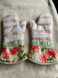 Laura Ashley oven mitts