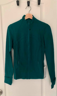 Lululemon define jacket size 6