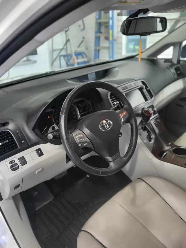 2009 TOYOTA VENZA AWD in Cars & Trucks in Edmundston - Image 6