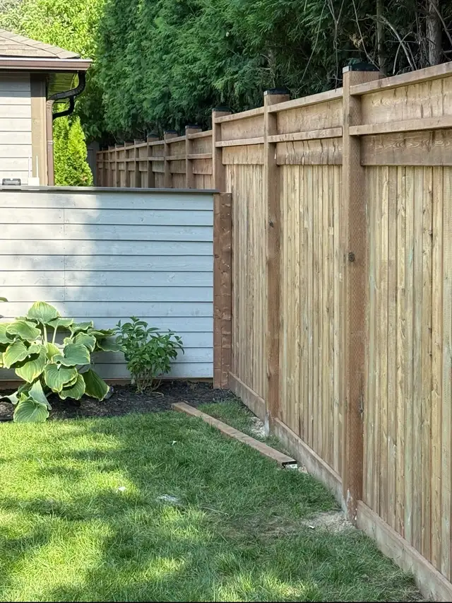 FENCE REPAIR MISSISSAUGA/REPLACE BROKEN POSTS NOW…. in Fence, Deck, Railing & Siding in Mississauga / Peel Region - Image 3