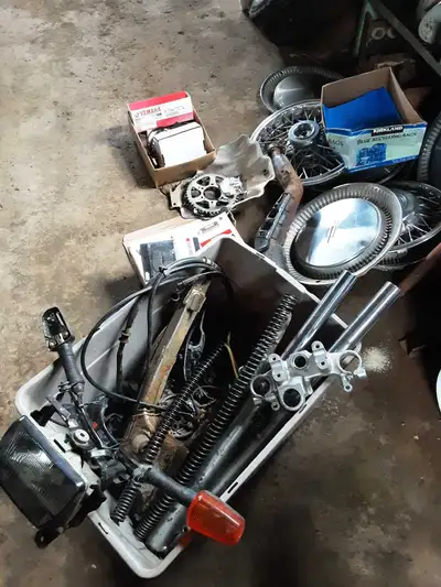 Street and trail bike, 23,563km. Lots of mods and additions. Works great, comes with rear carrier/he...