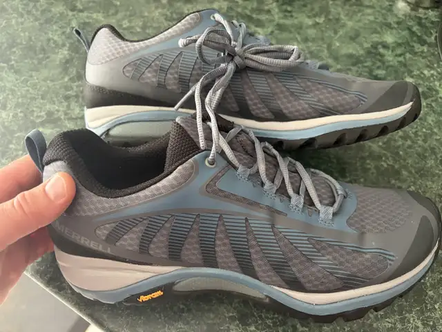 Merrell Siren Edge 3 Hiking Shoes - Women’s size 11 in Women's - Shoes in Ottawa - Image 4