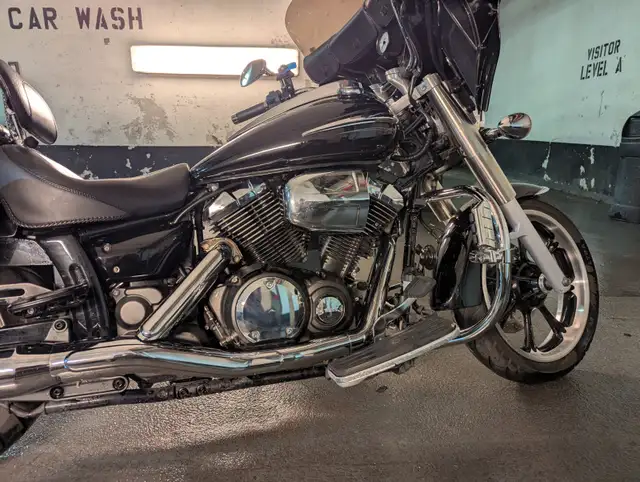 For Sale: 2011 Yahama V-Star 950 Tourer in Street, Cruisers & Choppers in City of Toronto - Image 8