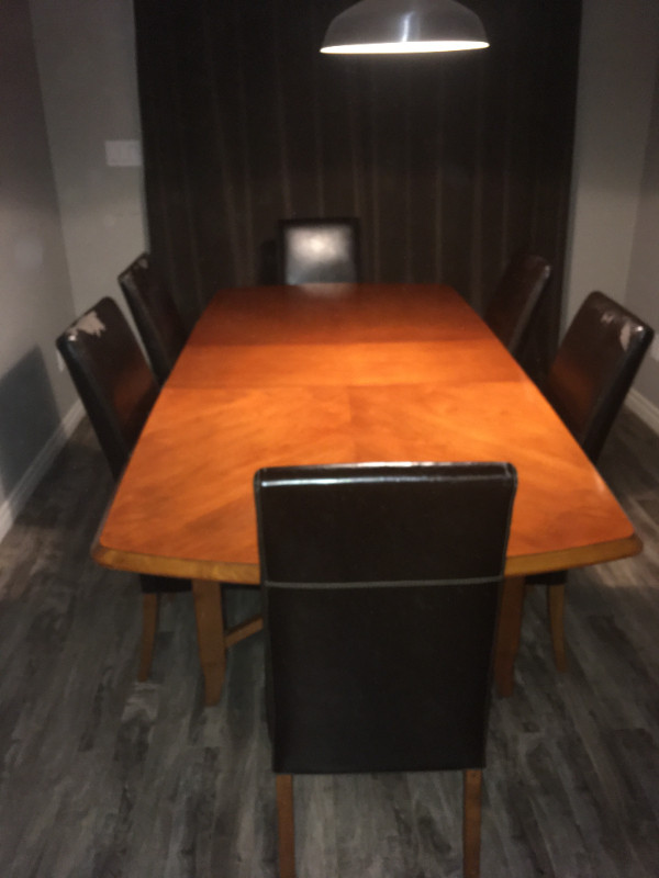 Dining Room Table and Chairs in Dining Tables & Sets in London