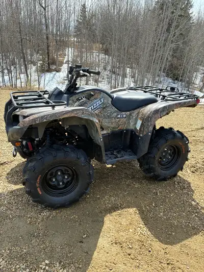 2008 Yamaha Grizzly 700 I am the original owner, only 2200 kms, only ever used it for hunting and ar...