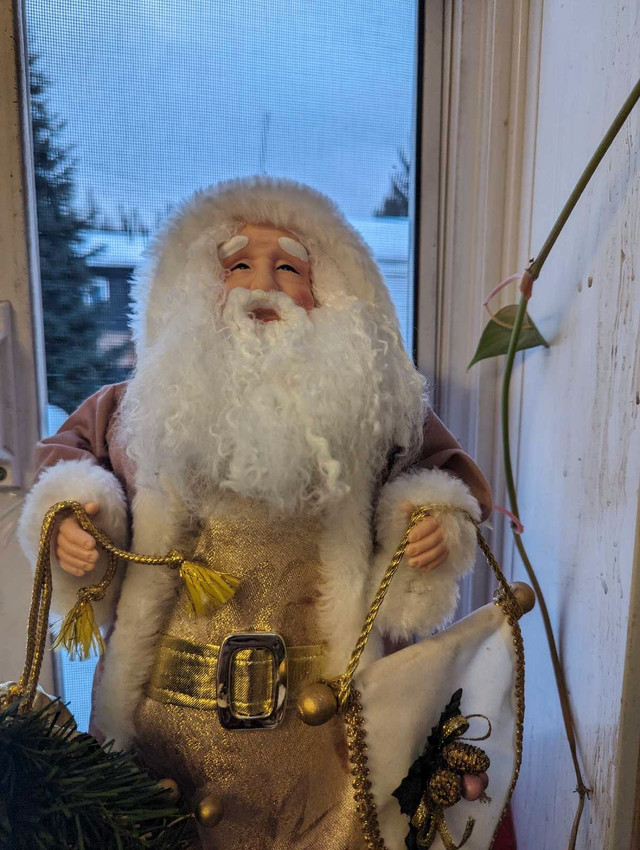 18-in tall rose colored Santa beautiful in Holiday, Event & Seasonal in Cranbrook