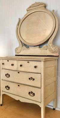 Antiquité. Collection Magnifique bureau à miroir en bois peint