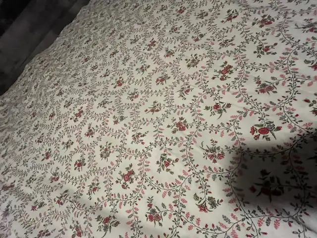 Floral Duvet Cover set - Twin bed in Bedding in Ottawa - Image 6