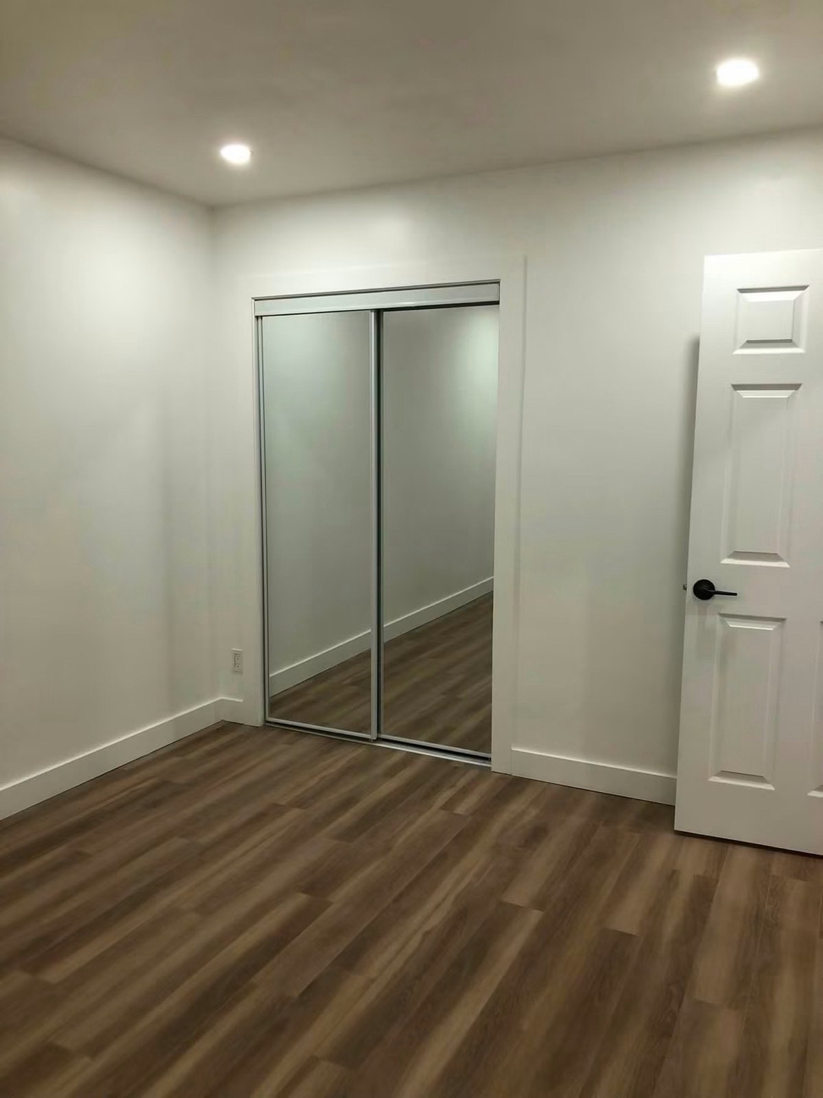 apparemment 5 1/2 à louer $1,600 h1l3v9 — photo 2