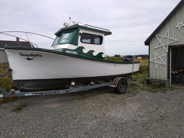 20ft fiberglass Mini Cape, New 90HP Motor and Trailer in Powerboats & Motorboats in Cape Breton - Image 2