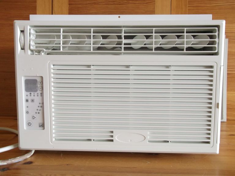 Air Conditioner Whirlpool Window 8000 BTU,With Installation Kit