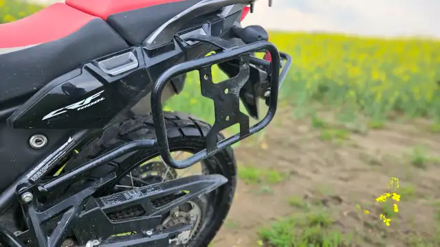 Honda Africa Twin (READ AD) DCT. Amazing Bike. REDUCED! in Touring in St. Albert - Image 3