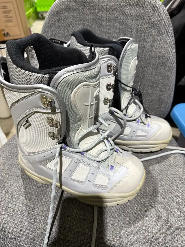 Ride Freedom Snowboard Boots in Snowboard in Calgary - Image 3